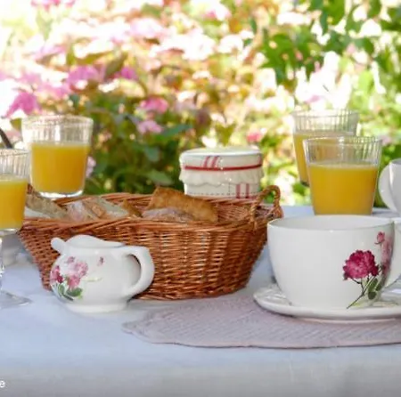 Bed and breakfast La Tonnelle Fleurie D'hotes Sainte-Soulle