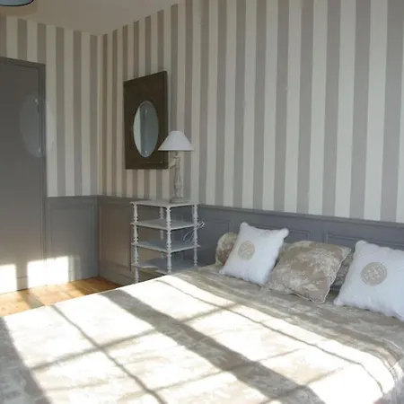 La Tonnelle Fleurie D'hotes Bed and breakfast Sainte-Soulle